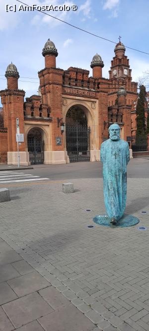 [P46] Cernăuți,  Monumentul „Sydor Vorobkevych”, scriitor și compozitor bucovinean » foto by mprofeanu
 - 
<span class="allrVoted glyphicon glyphicon-heart hidden" id="av1507638"></span>
<a class="m-l-10 hidden" id="sv1507638" onclick="voting_Foto_DelVot(,1507638,8421)" role="button">șterge vot <span class="glyphicon glyphicon-remove"></span></a>
<a id="v91507638" class=" c-red"  onclick="voting_Foto_SetVot(1507638)" role="button"><span class="glyphicon glyphicon-heart-empty"></span> <b>LIKE</b> = Votează poza</a> <img class="hidden"  id="f1507638W9" src="/imagini/loader.gif" border="0" /><span class="AjErrMes hidden" id="e1507638ErM"></span>