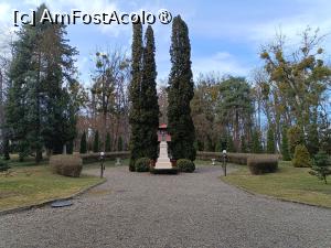 [P80] Cernăuți, Universitatea Națională „Iuri Fedkovici”, Parcul Dendrologic, Statuia Ahitectului ceh Josef Hlávka, Creatorul Reședinței Mitropoliților » foto by mprofeanu
 - 
<span class="allrVoted glyphicon glyphicon-heart hidden" id="av1507672"></span>
<a class="m-l-10 hidden" id="sv1507672" onclick="voting_Foto_DelVot(,1507672,8421)" role="button">șterge vot <span class="glyphicon glyphicon-remove"></span></a>
<a id="v91507672" class=" c-red"  onclick="voting_Foto_SetVot(1507672)" role="button"><span class="glyphicon glyphicon-heart-empty"></span> <b>LIKE</b> = Votează poza</a> <img class="hidden"  id="f1507672W9" src="/imagini/loader.gif" border="0" /><span class="AjErrMes hidden" id="e1507672ErM"></span>