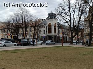 [P41] Cernăuți, Piața Soborna, Pub Soborny, tot pe colț... » foto by mprofeanu
 - 
<span class="allrVoted glyphicon glyphicon-heart hidden" id="av1508259"></span>
<a class="m-l-10 hidden" id="sv1508259" onclick="voting_Foto_DelVot(,1508259,8421)" role="button">șterge vot <span class="glyphicon glyphicon-remove"></span></a>
<a id="v91508259" class=" c-red"  onclick="voting_Foto_SetVot(1508259)" role="button"><span class="glyphicon glyphicon-heart-empty"></span> <b>LIKE</b> = Votează poza</a> <img class="hidden"  id="f1508259W9" src="/imagini/loader.gif" border="0" /><span class="AjErrMes hidden" id="e1508259ErM"></span>