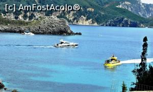 [P10] Submarinul Galben la întoarcerea din croazieră, văzut de la Vila Dini. Portul este la doi paşi. Înspre stânga sunt alte două vase speciale cu hublouri de sticlă deschise în jos spre lumea adâncurilor, dar cu Submarinul eşti efectiv sub apă.  » foto by Lucien
 - 
<span class="allrVoted glyphicon glyphicon-heart hidden" id="av730053"></span>
<a class="m-l-10 hidden" id="sv730053" onclick="voting_Foto_DelVot(,730053,8483)" role="button">șterge vot <span class="glyphicon glyphicon-remove"></span></a>
<a id="v9730053" class=" c-red"  onclick="voting_Foto_SetVot(730053)" role="button"><span class="glyphicon glyphicon-heart-empty"></span> <b>LIKE</b> = Votează poza</a> <img class="hidden"  id="f730053W9" src="/imagini/loader.gif" border="0" /><span class="AjErrMes hidden" id="e730053ErM"></span>