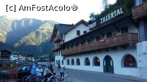 [P03] Gasthof Zillertal, locul de cazare din Mayrhofen, Zillertal (Valea Ziller), Tirol Austria.  » foto by traian.leuca †
 - 
<span class="allrVoted glyphicon glyphicon-heart hidden" id="av901501"></span>
<a class="m-l-10 hidden" id="sv901501" onclick="voting_Foto_DelVot(,901501,8584)" role="button">șterge vot <span class="glyphicon glyphicon-remove"></span></a>
<a id="v9901501" class=" c-red"  onclick="voting_Foto_SetVot(901501)" role="button"><span class="glyphicon glyphicon-heart-empty"></span> <b>LIKE</b> = Votează poza</a> <img class="hidden"  id="f901501W9" src="/imagini/loader.gif" border="0" /><span class="AjErrMes hidden" id="e901501ErM"></span>