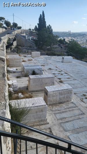 [P03] Vechi cimitir iudaic, unde multi evrei doresc sa fie inmormantati, in randul lor existand credinta potrivit careia la a Doua Venire a Domnului, aici va avea loc invierea mortilor, acestia fiind printre primii care l-ar urma pe Mesia in Ziua Mantuirii. » foto by geani anto
 - 
<span class="allrVoted glyphicon glyphicon-heart hidden" id="av1385190"></span>
<a class="m-l-10 hidden" id="sv1385190" onclick="voting_Foto_DelVot(,1385190,8792)" role="button">șterge vot <span class="glyphicon glyphicon-remove"></span></a>
<a id="v91385190" class=" c-red"  onclick="voting_Foto_SetVot(1385190)" role="button"><span class="glyphicon glyphicon-heart-empty"></span> <b>LIKE</b> = Votează poza</a> <img class="hidden"  id="f1385190W9" src="/imagini/loader.gif" border="0" /><span class="AjErrMes hidden" id="e1385190ErM"></span>