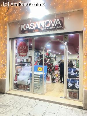 [P10] Reggio Calabria- Centrul istoric (dar și comercial)  » foto by Yersinia Pestis
 - 
<span class="allrVoted glyphicon glyphicon-heart hidden" id="av1514854"></span>
<a class="m-l-10 hidden" id="sv1514854" onclick="voting_Foto_DelVot(,1514854,8924)" role="button">șterge vot <span class="glyphicon glyphicon-remove"></span></a>
<a id="v91514854" class=" c-red"  onclick="voting_Foto_SetVot(1514854)" role="button"><span class="glyphicon glyphicon-heart-empty"></span> <b>LIKE</b> = Votează poza</a> <img class="hidden"  id="f1514854W9" src="/imagini/loader.gif" border="0" /><span class="AjErrMes hidden" id="e1514854ErM"></span>