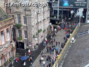[P39] Vedere din Camera Obscura catre intrarea in Castelul din Edinburgh. In stanga Muzeul Whisky-ului.  » foto by Aurici
 - 
<span class="allrVoted glyphicon glyphicon-heart hidden" id="av908055"></span>
<a class="m-l-10 hidden" id="sv908055" onclick="voting_Foto_DelVot(,908055,9014)" role="button">șterge vot <span class="glyphicon glyphicon-remove"></span></a>
<a id="v9908055" class=" c-red"  onclick="voting_Foto_SetVot(908055)" role="button"><span class="glyphicon glyphicon-heart-empty"></span> <b>LIKE</b> = Votează poza</a> <img class="hidden"  id="f908055W9" src="/imagini/loader.gif" border="0" /><span class="AjErrMes hidden" id="e908055ErM"></span>