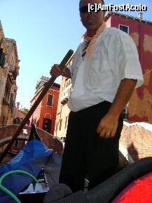 [P05] Stefano, un gondolier care-ti canta canzonete genul 'o sole mio, spagheti, macaroni....' » foto by mauricius*
 - 
<span class="allrVoted glyphicon glyphicon-heart hidden" id="av206779"></span>
<a class="m-l-10 hidden" id="sv206779" onclick="voting_Foto_DelVot(,206779,9065)" role="button">șterge vot <span class="glyphicon glyphicon-remove"></span></a>
<a id="v9206779" class=" c-red"  onclick="voting_Foto_SetVot(206779)" role="button"><span class="glyphicon glyphicon-heart-empty"></span> <b>LIKE</b> = Votează poza</a> <img class="hidden"  id="f206779W9" src="/imagini/loader.gif" border="0" /><span class="AjErrMes hidden" id="e206779ErM"></span>