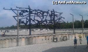 [P10] Monument funerar în fața muzeului de la lagărul de exterminare Dachau, Germania » foto by traian.leuca †
 - 
<span class="allrVoted glyphicon glyphicon-heart hidden" id="av581549"></span>
<a class="m-l-10 hidden" id="sv581549" onclick="voting_Foto_DelVot(,581549,9209)" role="button">șterge vot <span class="glyphicon glyphicon-remove"></span></a>
<a id="v9581549" class=" c-red"  onclick="voting_Foto_SetVot(581549)" role="button"><span class="glyphicon glyphicon-heart-empty"></span> <b>LIKE</b> = Votează poza</a> <img class="hidden"  id="f581549W9" src="/imagini/loader.gif" border="0" /><span class="AjErrMes hidden" id="e581549ErM"></span>