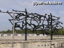 [P48] Memorialul de la Dachau - Monumentul comemorativ din fata fostei inchisori » foto by RoF*
 - 
<span class="allrVoted glyphicon glyphicon-heart hidden" id="av377966"></span>
<a class="m-l-10 hidden" id="sv377966" onclick="voting_Foto_DelVot(,377966,9209)" role="button">șterge vot <span class="glyphicon glyphicon-remove"></span></a>
<a id="v9377966" class=" c-red"  onclick="voting_Foto_SetVot(377966)" role="button"><span class="glyphicon glyphicon-heart-empty"></span> <b>LIKE</b> = Votează poza</a> <img class="hidden"  id="f377966W9" src="/imagini/loader.gif" border="0" /><span class="AjErrMes hidden" id="e377966ErM"></span>