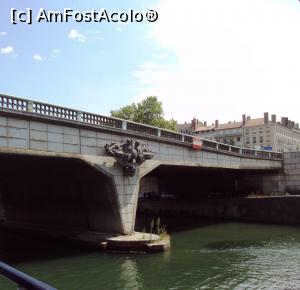 [P32] Pont Kitchener-Marchand, cu statuile Rhonului și Saonei » foto by Carmen Ion
 - 
<span class="allrVoted glyphicon glyphicon-heart hidden" id="av932093"></span>
<a class="m-l-10 hidden" id="sv932093" onclick="voting_Foto_DelVot(,932093,9297)" role="button">șterge vot <span class="glyphicon glyphicon-remove"></span></a>
<a id="v9932093" class=" c-red"  onclick="voting_Foto_SetVot(932093)" role="button"><span class="glyphicon glyphicon-heart-empty"></span> <b>LIKE</b> = Votează poza</a> <img class="hidden"  id="f932093W9" src="/imagini/loader.gif" border="0" /><span class="AjErrMes hidden" id="e932093ErM"></span>