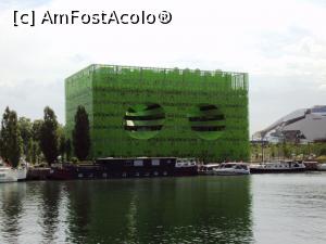 [P47] Cartierul Confluence - Le cube vert » foto by Carmen Ion
 - 
<span class="allrVoted glyphicon glyphicon-heart hidden" id="av932113"></span>
<a class="m-l-10 hidden" id="sv932113" onclick="voting_Foto_DelVot(,932113,9297)" role="button">șterge vot <span class="glyphicon glyphicon-remove"></span></a>
<a id="v9932113" class=" c-red"  onclick="voting_Foto_SetVot(932113)" role="button"><span class="glyphicon glyphicon-heart-empty"></span> <b>LIKE</b> = Votează poza</a> <img class="hidden"  id="f932113W9" src="/imagini/loader.gif" border="0" /><span class="AjErrMes hidden" id="e932113ErM"></span>