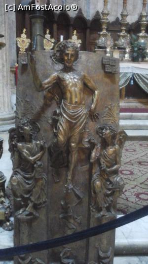 [P19] 19. În stânga admirăm un basorelief din bronz.  » foto by msnd
 - 
<span class="allrVoted glyphicon glyphicon-heart hidden" id="av860987"></span>
<a class="m-l-10 hidden" id="sv860987" onclick="voting_Foto_DelVot(,860987,9312)" role="button">șterge vot <span class="glyphicon glyphicon-remove"></span></a>
<a id="v9860987" class=" c-red"  onclick="voting_Foto_SetVot(860987)" role="button"><span class="glyphicon glyphicon-heart-empty"></span> <b>LIKE</b> = Votează poza</a> <img class="hidden"  id="f860987W9" src="/imagini/loader.gif" border="0" /><span class="AjErrMes hidden" id="e860987ErM"></span>