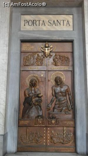 [P27] 27. Există și aici o ”Porta Santa”.  » foto by msnd
 - 
<span class="allrVoted glyphicon glyphicon-heart hidden" id="av860998"></span>
<a class="m-l-10 hidden" id="sv860998" onclick="voting_Foto_DelVot(,860998,9312)" role="button">șterge vot <span class="glyphicon glyphicon-remove"></span></a>
<a id="v9860998" class=" c-red"  onclick="voting_Foto_SetVot(860998)" role="button"><span class="glyphicon glyphicon-heart-empty"></span> <b>LIKE</b> = Votează poza</a> <img class="hidden"  id="f860998W9" src="/imagini/loader.gif" border="0" /><span class="AjErrMes hidden" id="e860998ErM"></span>