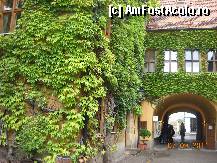 [P07] La Fuggerei, poza din interior spre intrare si casa de bilete » foto by cryss27
 - 
<span class="allrVoted glyphicon glyphicon-heart hidden" id="av288766"></span>
<a class="m-l-10 hidden" id="sv288766" onclick="voting_Foto_DelVot(,288766,9315)" role="button">șterge vot <span class="glyphicon glyphicon-remove"></span></a>
<a id="v9288766" class=" c-red"  onclick="voting_Foto_SetVot(288766)" role="button"><span class="glyphicon glyphicon-heart-empty"></span> <b>LIKE</b> = Votează poza</a> <img class="hidden"  id="f288766W9" src="/imagini/loader.gif" border="0" /><span class="AjErrMes hidden" id="e288766ErM"></span>