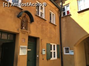 [P48] Fuggerei - si casa de la nr 51 » foto by mishu
 - 
<span class="allrVoted glyphicon glyphicon-heart hidden" id="av1189144"></span>
<a class="m-l-10 hidden" id="sv1189144" onclick="voting_Foto_DelVot(,1189144,9315)" role="button">șterge vot <span class="glyphicon glyphicon-remove"></span></a>
<a id="v91189144" class=" c-red"  onclick="voting_Foto_SetVot(1189144)" role="button"><span class="glyphicon glyphicon-heart-empty"></span> <b>LIKE</b> = Votează poza</a> <img class="hidden"  id="f1189144W9" src="/imagini/loader.gif" border="0" /><span class="AjErrMes hidden" id="e1189144ErM"></span>