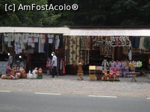 [P11] Am studiat puțin și oferta de suveniruri din zona ”Popas Limită”.  » foto by Floryn81
 - 
<span class="allrVoted glyphicon glyphicon-heart hidden" id="av737981"></span>
<a class="m-l-10 hidden" id="sv737981" onclick="voting_Foto_DelVot(,737981,9349)" role="button">șterge vot <span class="glyphicon glyphicon-remove"></span></a>
<a id="v9737981" class=" c-red"  onclick="voting_Foto_SetVot(737981)" role="button"><span class="glyphicon glyphicon-heart-empty"></span> <b>LIKE</b> = Votează poza</a> <img class="hidden"  id="f737981W9" src="/imagini/loader.gif" border="0" /><span class="AjErrMes hidden" id="e737981ErM"></span>