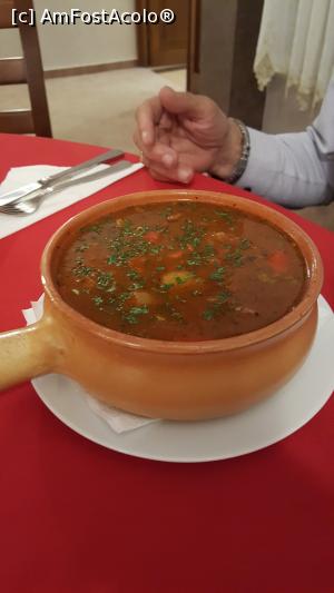 [P04] Un gulas de 1 persoana dar e de 2 cu siguranta » foto by Bascone
 - 
<span class="allrVoted glyphicon glyphicon-heart hidden" id="av853643"></span>
<a class="m-l-10 hidden" id="sv853643" onclick="voting_Foto_DelVot(,853643,9605)" role="button">șterge vot <span class="glyphicon glyphicon-remove"></span></a>
<a id="v9853643" class=" c-red"  onclick="voting_Foto_SetVot(853643)" role="button"><span class="glyphicon glyphicon-heart-empty"></span> <b>LIKE</b> = Votează poza</a> <img class="hidden"  id="f853643W9" src="/imagini/loader.gif" border="0" /><span class="AjErrMes hidden" id="e853643ErM"></span>