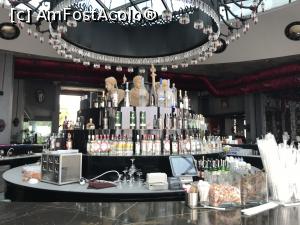 P48 [MAY-2018] Selectum Luxury - Romantic şi sexy - lobby bar