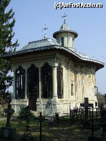 P18 [MAR-2012] Manastirea Caldarusani, biserica din cimitir.