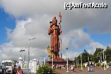 [P05] Pe insula erau mai multe religii:hindusi,budisti,crestini,mulsulmani.Statuia il reprezenta pe WISHNU,am inteles ca exista trei statui de aceasta marime :in Mauritius,India si .. » foto by viobank
 - 
<span class="allrVoted glyphicon glyphicon-heart hidden" id="av235469"></span>
<a class="m-l-10 hidden" id="sv235469" onclick="voting_Foto_DelVot(,235469,9648)" role="button">șterge vot <span class="glyphicon glyphicon-remove"></span></a>
<a id="v9235469" class=" c-red"  onclick="voting_Foto_SetVot(235469)" role="button"><span class="glyphicon glyphicon-heart-empty"></span> <b>LIKE</b> = Votează poza</a> <img class="hidden"  id="f235469W9" src="/imagini/loader.gif" border="0" /><span class="AjErrMes hidden" id="e235469ErM"></span>