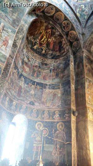 [P18] Biserica mănăstirii - interiorul » foto by Carmen Ion
 - 
<span class="allrVoted glyphicon glyphicon-heart hidden" id="av1466405"></span>
<a class="m-l-10 hidden" id="sv1466405" onclick="voting_Foto_DelVot(,1466405,9713)" role="button">șterge vot <span class="glyphicon glyphicon-remove"></span></a>
<a id="v91466405" class=" c-red"  onclick="voting_Foto_SetVot(1466405)" role="button"><span class="glyphicon glyphicon-heart-empty"></span> <b>LIKE</b> = Votează poza</a> <img class="hidden"  id="f1466405W9" src="/imagini/loader.gif" border="0" /><span class="AjErrMes hidden" id="e1466405ErM"></span>