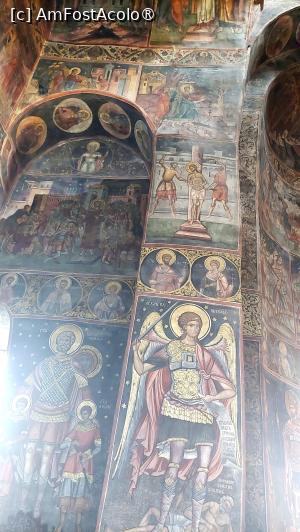 [P19] Biserica mănăstirii - interiorul » foto by Carmen Ion
 - 
<span class="allrVoted glyphicon glyphicon-heart hidden" id="av1466406"></span>
<a class="m-l-10 hidden" id="sv1466406" onclick="voting_Foto_DelVot(,1466406,9713)" role="button">șterge vot <span class="glyphicon glyphicon-remove"></span></a>
<a id="v91466406" class=" c-red"  onclick="voting_Foto_SetVot(1466406)" role="button"><span class="glyphicon glyphicon-heart-empty"></span> <b>LIKE</b> = Votează poza</a> <img class="hidden"  id="f1466406W9" src="/imagini/loader.gif" border="0" /><span class="AjErrMes hidden" id="e1466406ErM"></span>