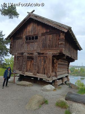 [P10] Stockholm, Skansen, Magazia Vastveit - Vastveitloftet, una dintre cele mai vechi clădiri din Skansen, am văzut multe la muzeul din Oslo... » foto by mprofeanu
 - 
<span class="allrVoted glyphicon glyphicon-heart hidden" id="av1516483"></span>
<a class="m-l-10 hidden" id="sv1516483" onclick="voting_Foto_DelVot(,1516483,9962)" role="button">șterge vot <span class="glyphicon glyphicon-remove"></span></a>
<a id="v91516483" class=" c-red"  onclick="voting_Foto_SetVot(1516483)" role="button"><span class="glyphicon glyphicon-heart-empty"></span> <b>LIKE</b> = Votează poza</a> <img class="hidden"  id="f1516483W9" src="/imagini/loader.gif" border="0" /><span class="AjErrMes hidden" id="e1516483ErM"></span>