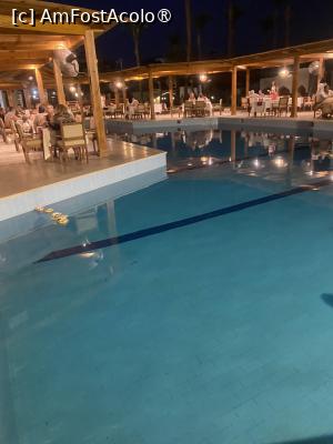 [P04] Piscina de la terasa restaurantului » foto by ManuelaManu
 - 
<span class="allrVoted glyphicon glyphicon-heart hidden" id="av1486730"></span>
<a class="m-l-10 hidden" id="sv1486730" onclick="voting_Foto_DelVot(,1486730,10127)" role="button">șterge vot <span class="glyphicon glyphicon-remove"></span></a>
<a id="v91486730" class=" c-red"  onclick="voting_Foto_SetVot(1486730)" role="button"><span class="glyphicon glyphicon-heart-empty"></span> <b>LIKE</b> = Votează poza</a> <img class="hidden"  id="f1486730W9" src="/imagini/loader.gif" border="0" /><span class="AjErrMes hidden" id="e1486730ErM"></span>