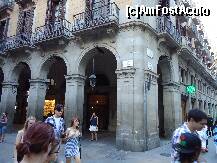 [P07] intrarea,in dreapta este La Rambla,in stanga Placa Reial » foto by station5*
 - 
<span class="allrVoted glyphicon glyphicon-heart hidden" id="av255725"></span>
<a class="m-l-10 hidden" id="sv255725" onclick="voting_Foto_DelVot(,255725,10192)" role="button">șterge vot <span class="glyphicon glyphicon-remove"></span></a>
<a id="v9255725" class=" c-red"  onclick="voting_Foto_SetVot(255725)" role="button"><span class="glyphicon glyphicon-heart-empty"></span> <b>LIKE</b> = Votează poza</a> <img class="hidden"  id="f255725W9" src="/imagini/loader.gif" border="0" /><span class="AjErrMes hidden" id="e255725ErM"></span>