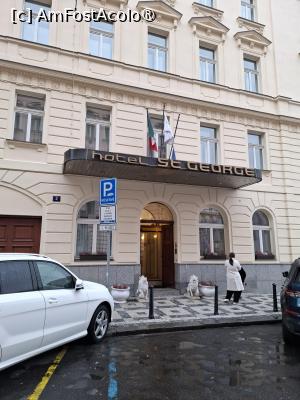 [P01] Hotel St. George » foto by zlatna
 - 
<span class="allrVoted glyphicon glyphicon-heart hidden" id="av1507397"></span>
<a class="m-l-10 hidden" id="sv1507397" onclick="voting_Foto_DelVot(,1507397,10246)" role="button">șterge vot <span class="glyphicon glyphicon-remove"></span></a>
<a id="v91507397" class=" c-red"  onclick="voting_Foto_SetVot(1507397)" role="button"><span class="glyphicon glyphicon-heart-empty"></span> <b>LIKE</b> = Votează poza</a> <img class="hidden"  id="f1507397W9" src="/imagini/loader.gif" border="0" /><span class="AjErrMes hidden" id="e1507397ErM"></span>