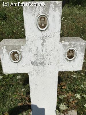 [P16] Cimitirul Eroilor - Boita - Chiar daca monumentul eroilor din cel de-al Doilea Razboi Mondial este mai simpla, asta nu stirbeste cu nimic eroismul lor.  » foto by mishu
 - 
<span class="allrVoted glyphicon glyphicon-heart hidden" id="av931026"></span>
<a class="m-l-10 hidden" id="sv931026" onclick="voting_Foto_DelVot(,931026,10358)" role="button">șterge vot <span class="glyphicon glyphicon-remove"></span></a>
<a id="v9931026" class=" c-red"  onclick="voting_Foto_SetVot(931026)" role="button"><span class="glyphicon glyphicon-heart-empty"></span> <b>LIKE</b> = Votează poza</a> <img class="hidden"  id="f931026W9" src="/imagini/loader.gif" border="0" /><span class="AjErrMes hidden" id="e931026ErM"></span>