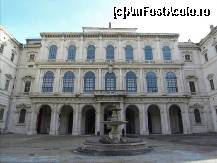 [P11] Palazzo Barberini vazut din fata. » foto by TraianS
 - 
<span class="allrVoted glyphicon glyphicon-heart hidden" id="av182339"></span>
<a class="m-l-10 hidden" id="sv182339" onclick="voting_Foto_DelVot(,182339,10398)" role="button">șterge vot <span class="glyphicon glyphicon-remove"></span></a>
<a id="v9182339" class=" c-red"  onclick="voting_Foto_SetVot(182339)" role="button"><span class="glyphicon glyphicon-heart-empty"></span> <b>LIKE</b> = Votează poza</a> <img class="hidden"  id="f182339W9" src="/imagini/loader.gif" border="0" /><span class="AjErrMes hidden" id="e182339ErM"></span>