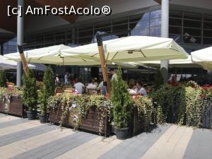 P03 [AUG-2018] Restaurant Sergiana - Coresi Mall - terasa exterioară, perfectă pentru fumători