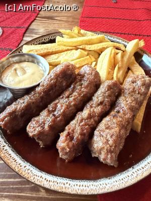 [P15] Mici cu cartofi prăjiți la Ceasu Rău, Brașov. » foto by Floria
 - 
<span class="allrVoted glyphicon glyphicon-heart hidden" id="av1528572"></span>
<a class="m-l-10 hidden" id="sv1528572" onclick="voting_Foto_DelVot(,1528572,10418)" role="button">șterge vot <span class="glyphicon glyphicon-remove"></span></a>
<a id="v91528572" class=" c-red"  onclick="voting_Foto_SetVot(1528572)" role="button"><span class="glyphicon glyphicon-heart-empty"></span> <b>LIKE</b> = Votează poza</a> <img class="hidden"  id="f1528572W9" src="/imagini/loader.gif" border="0" /><span class="AjErrMes hidden" id="e1528572ErM"></span>