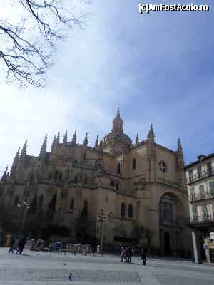 P14 [MAR-2015] Intrarea in Catedrala orasului dinspre Plaza Mayor