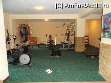 [P04] Sala de fitness - multe aparate nefunctionale, dar te puteai descurca si cu restul » foto by ancabanu
 - 
<span class="allrVoted glyphicon glyphicon-heart hidden" id="av32991"></span>
<a class="m-l-10 hidden" id="sv32991" onclick="voting_Foto_DelVot(,32991,10581)" role="button">șterge vot <span class="glyphicon glyphicon-remove"></span></a>
<a id="v932991" class=" c-red"  onclick="voting_Foto_SetVot(32991)" role="button"><span class="glyphicon glyphicon-heart-empty"></span> <b>LIKE</b> = Votează poza</a> <img class="hidden"  id="f32991W9" src="/imagini/loader.gif" border="0" /><span class="AjErrMes hidden" id="e32991ErM"></span>