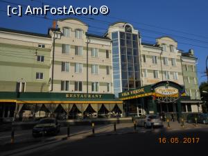 [P02] Chișinău - Vila Verde Hotel. Vedere din stradă.  » foto by iulianic
 - 
<span class="allrVoted glyphicon glyphicon-heart hidden" id="av856617"></span>
<a class="m-l-10 hidden" id="sv856617" onclick="voting_Foto_DelVot(,856617,10593)" role="button">șterge vot <span class="glyphicon glyphicon-remove"></span></a>
<a id="v9856617" class=" c-red"  onclick="voting_Foto_SetVot(856617)" role="button"><span class="glyphicon glyphicon-heart-empty"></span> <b>LIKE</b> = Votează poza</a> <img class="hidden"  id="f856617W9" src="/imagini/loader.gif" border="0" /><span class="AjErrMes hidden" id="e856617ErM"></span>