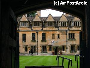 [P23] Oxford - Biblioteca Bodleiană, vedere furată de la intrare » foto by makuy*
 - 
<span class="allrVoted glyphicon glyphicon-heart hidden" id="av468995"></span>
<a class="m-l-10 hidden" id="sv468995" onclick="voting_Foto_DelVot(,468995,10595)" role="button">șterge vot <span class="glyphicon glyphicon-remove"></span></a>
<a id="v9468995" class=" c-red"  onclick="voting_Foto_SetVot(468995)" role="button"><span class="glyphicon glyphicon-heart-empty"></span> <b>LIKE</b> = Votează poza</a> <img class="hidden"  id="f468995W9" src="/imagini/loader.gif" border="0" /><span class="AjErrMes hidden" id="e468995ErM"></span>