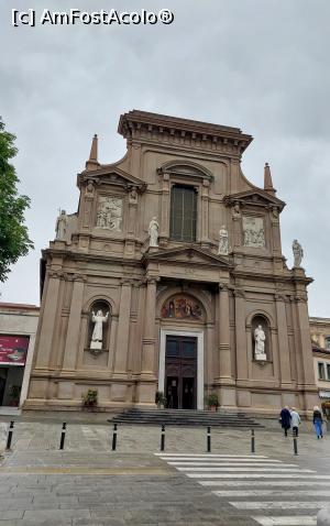 [P22] Chiesa dei Santi Bartolomeo e Stefano » foto by Carmen Ion
 - 
<span class="allrVoted glyphicon glyphicon-heart hidden" id="av1374007"></span>
<a class="m-l-10 hidden" id="sv1374007" onclick="voting_Foto_DelVot(,1374007,10639)" role="button">șterge vot <span class="glyphicon glyphicon-remove"></span></a>
<a id="v91374007" class=" c-red"  onclick="voting_Foto_SetVot(1374007)" role="button"><span class="glyphicon glyphicon-heart-empty"></span> <b>LIKE</b> = Votează poza</a> <img class="hidden"  id="f1374007W9" src="/imagini/loader.gif" border="0" /><span class="AjErrMes hidden" id="e1374007ErM"></span>