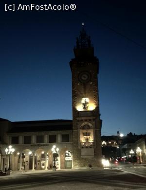 [P57] Torre dei Caduti situat in Piazza Vittorio Veneto, este unul dintre cele mai emblematice monumente ale Orasului de Jos, construit în memoria si onoarea celor cazuti in Primul Razboi Mondial, inaugurat de Mussolini in 1924. Pe parcursul secolului XX, alaturi de Porta Nuova, a constituit unul dintre punctele de referinta pentru evenimentele politice, militare si sindicale din orasul Bergamo. » foto by geani anto
 - 
<span class="allrVoted glyphicon glyphicon-heart hidden" id="av1268985"></span>
<a class="m-l-10 hidden" id="sv1268985" onclick="voting_Foto_DelVot(,1268985,10639)" role="button">șterge vot <span class="glyphicon glyphicon-remove"></span></a>
<a id="v91268985" class=" c-red"  onclick="voting_Foto_SetVot(1268985)" role="button"><span class="glyphicon glyphicon-heart-empty"></span> <b>LIKE</b> = Votează poza</a> <img class="hidden"  id="f1268985W9" src="/imagini/loader.gif" border="0" /><span class="AjErrMes hidden" id="e1268985ErM"></span>