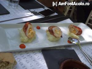 [P31] Restaurant Mala Fabrika Ukusa - rulou de pui cu cremă de brânză în bacon, cu piure de cartofi » foto by Dragoș_MD
 - 
<span class="allrVoted glyphicon glyphicon-heart hidden" id="av612406"></span>
<a class="m-l-10 hidden" id="sv612406" onclick="voting_Foto_DelVot(,612406,10654)" role="button">șterge vot <span class="glyphicon glyphicon-remove"></span></a>
<a id="v9612406" class=" c-red"  onclick="voting_Foto_SetVot(612406)" role="button"><span class="glyphicon glyphicon-heart-empty"></span> <b>LIKE</b> = Votează poza</a> <img class="hidden"  id="f612406W9" src="/imagini/loader.gif" border="0" /><span class="AjErrMes hidden" id="e612406ErM"></span>