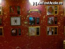 [P09] restaurant L&K - peretele plin cu tablouri infatisand personalitati din Florenta » foto by Chloe
 - 
<span class="allrVoted glyphicon glyphicon-heart hidden" id="av279088"></span>
<a class="m-l-10 hidden" id="sv279088" onclick="voting_Foto_DelVot(,279088,10654)" role="button">șterge vot <span class="glyphicon glyphicon-remove"></span></a>
<a id="v9279088" class=" c-red"  onclick="voting_Foto_SetVot(279088)" role="button"><span class="glyphicon glyphicon-heart-empty"></span> <b>LIKE</b> = Votează poza</a> <img class="hidden"  id="f279088W9" src="/imagini/loader.gif" border="0" /><span class="AjErrMes hidden" id="e279088ErM"></span>