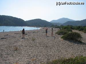 [P01] Plaja generoasa din OluDeniz, Laguna albastra din sudul statiunii Fethiye.  » foto by calatorul
 - 
<span class="allrVoted glyphicon glyphicon-heart hidden" id="av562533"></span>
<a class="m-l-10 hidden" id="sv562533" onclick="voting_Foto_DelVot(,562533,10714)" role="button">șterge vot <span class="glyphicon glyphicon-remove"></span></a>
<a id="v9562533" class=" c-red"  onclick="voting_Foto_SetVot(562533)" role="button"><span class="glyphicon glyphicon-heart-empty"></span> <b>LIKE</b> = Votează poza</a> <img class="hidden"  id="f562533W9" src="/imagini/loader.gif" border="0" /><span class="AjErrMes hidden" id="e562533ErM"></span>