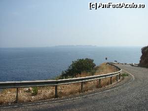 P20 [JUL-2010] Soseaua care margineste marea pe drumul de la Kas la Fethiye