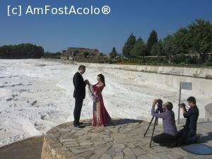 P13 [OCT-2015] Scenă romantică în Pamukkale
