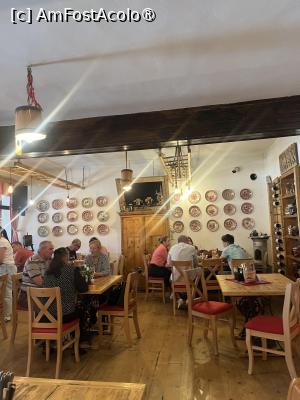 [P02] Hanul Paprika - Salonul din interior » foto by Yersinia Pestis
 - 
<span class="allrVoted glyphicon glyphicon-heart hidden" id="av1503692"></span>
<a class="m-l-10 hidden" id="sv1503692" onclick="voting_Foto_DelVot(,1503692,10730)" role="button">șterge vot <span class="glyphicon glyphicon-remove"></span></a>
<a id="v91503692" class=" c-red"  onclick="voting_Foto_SetVot(1503692)" role="button"><span class="glyphicon glyphicon-heart-empty"></span> <b>LIKE</b> = Votează poza</a> <img class="hidden"  id="f1503692W9" src="/imagini/loader.gif" border="0" /><span class="AjErrMes hidden" id="e1503692ErM"></span>