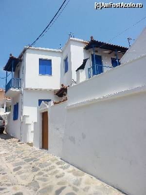 [P106] Skopelos Town » foto by Cris
 - 
<span class="allrVoted glyphicon glyphicon-heart hidden" id="av629212"></span>
<a class="m-l-10 hidden" id="sv629212" onclick="voting_Foto_DelVot(,629212,10932)" role="button">șterge vot <span class="glyphicon glyphicon-remove"></span></a>
<a id="v9629212" class=" c-red"  onclick="voting_Foto_SetVot(629212)" role="button"><span class="glyphicon glyphicon-heart-empty"></span> <b>LIKE</b> = Votează poza</a> <img class="hidden"  id="f629212W9" src="/imagini/loader.gif" border="0" /><span class="AjErrMes hidden" id="e629212ErM"></span>