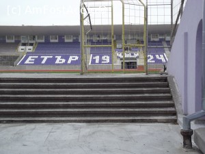 [P04] Un cadru din interiorul stadionului echipei Etar Veliko Târnovo » foto by irinad
 - 
<span class="allrVoted glyphicon glyphicon-heart hidden" id="av705938"></span>
<a class="m-l-10 hidden" id="sv705938" onclick="voting_Foto_DelVot(,705938,10963)" role="button">șterge vot <span class="glyphicon glyphicon-remove"></span></a>
<a id="v9705938" class=" c-red"  onclick="voting_Foto_SetVot(705938)" role="button"><span class="glyphicon glyphicon-heart-empty"></span> <b>LIKE</b> = Votează poza</a> <img class="hidden"  id="f705938W9" src="/imagini/loader.gif" border="0" /><span class="AjErrMes hidden" id="e705938ErM"></span>