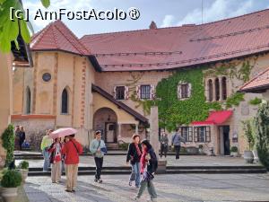 [P09] Castelul Bled - curtea » foto by zlatna
 - 
<span class="allrVoted glyphicon glyphicon-heart hidden" id="av1508625"></span>
<a class="m-l-10 hidden" id="sv1508625" onclick="voting_Foto_DelVot(,1508625,11040)" role="button">șterge vot <span class="glyphicon glyphicon-remove"></span></a>
<a id="v91508625" class=" c-red"  onclick="voting_Foto_SetVot(1508625)" role="button"><span class="glyphicon glyphicon-heart-empty"></span> <b>LIKE</b> = Votează poza</a> <img class="hidden"  id="f1508625W9" src="/imagini/loader.gif" border="0" /><span class="AjErrMes hidden" id="e1508625ErM"></span>