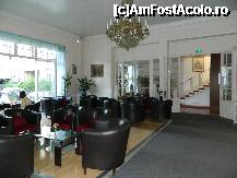 [P11] Alta parte a holului mobilat modern, din interiorul hotelului Bristol » foto by ileanaxperta*
 - 
<span class="allrVoted glyphicon glyphicon-heart hidden" id="av295531"></span>
<a class="m-l-10 hidden" id="sv295531" onclick="voting_Foto_DelVot(,295531,11049)" role="button">șterge vot <span class="glyphicon glyphicon-remove"></span></a>
<a id="v9295531" class=" c-red"  onclick="voting_Foto_SetVot(295531)" role="button"><span class="glyphicon glyphicon-heart-empty"></span> <b>LIKE</b> = Votează poza</a> <img class="hidden"  id="f295531W9" src="/imagini/loader.gif" border="0" /><span class="AjErrMes hidden" id="e295531ErM"></span>