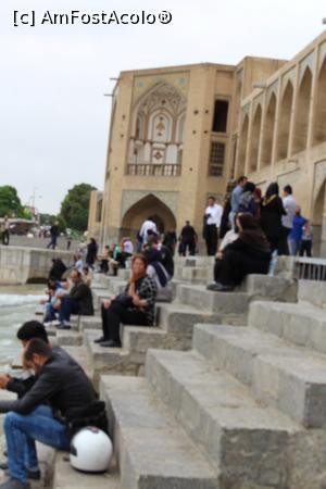 [P04] Isfahan, Podul Khaju, iranieni veniți să se plimbe și să privească apa... Am Fost Acolo...  » foto by mprofeanu
 - 
<span class="allrVoted glyphicon glyphicon-heart hidden" id="av968264"></span>
<a class="m-l-10 hidden" id="sv968264" onclick="voting_Foto_DelVot(,968264,11142)" role="button">șterge vot <span class="glyphicon glyphicon-remove"></span></a>
<a id="v9968264" class=" c-red"  onclick="voting_Foto_SetVot(968264)" role="button"><span class="glyphicon glyphicon-heart-empty"></span> <b>LIKE</b> = Votează poza</a> <img class="hidden"  id="f968264W9" src="/imagini/loader.gif" border="0" /><span class="AjErrMes hidden" id="e968264ErM"></span>