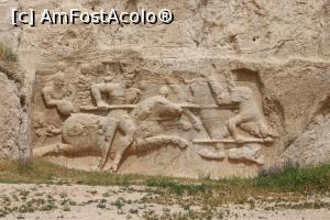 [P68] Naqsh-e Rostam, „Victoria lui Hormizd II călare“, se vede cum dușmanul este doborât de pe cal » foto by mprofeanu
 - 
<span class="allrVoted glyphicon glyphicon-heart hidden" id="av876087"></span>
<a class="m-l-10 hidden" id="sv876087" onclick="voting_Foto_DelVot(,876087,11195)" role="button">șterge vot <span class="glyphicon glyphicon-remove"></span></a>
<a id="v9876087" class=" c-red"  onclick="voting_Foto_SetVot(876087)" role="button"><span class="glyphicon glyphicon-heart-empty"></span> <b>LIKE</b> = Votează poza</a> <img class="hidden"  id="f876087W9" src="/imagini/loader.gif" border="0" /><span class="AjErrMes hidden" id="e876087ErM"></span>